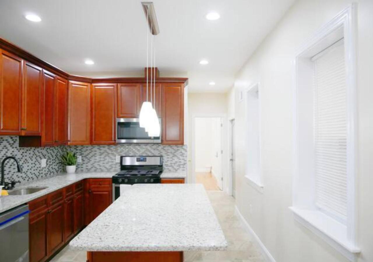 Newly Renovated Guest Rooms Near Transportation 필라델피아 외부 사진